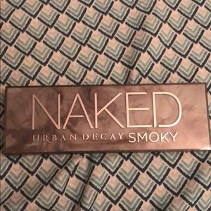 Urban Decay Naked Smoky Eyeshadow Palette